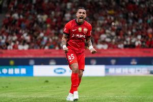 赵鹏：海港0-1落后就换下莱昂纳多等外援，这不是交枪了嘛