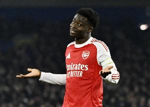 莱因克尔：萨卡承担了太多防守任务，每次突破多人包夹防守很困难