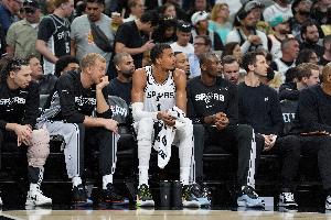 文班：虽然夺得总冠军是最终目标 但必须循序渐进&一步一个脚印