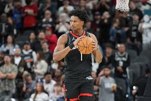 打得不错了！阿门12中8&罚球9中7高效砍23分 防守稳定2断2帽