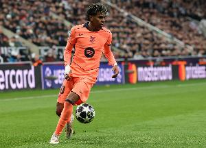 亚马尔本赛季西甲已118次过人，五大联赛位居次席的迪奥曼德87次