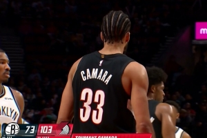 神兵天降！卡马拉三分再中&三分8中8轰下生涯新高32分