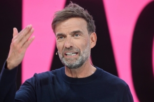 克洛普：我绝不会评价纳帅排兵布阵，真有问题就去找穆勒让他说