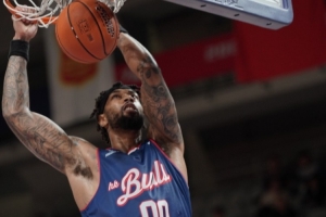 【战报】香港金牛季后赛首战告捷 主场战胜盐南苏科雄狮！