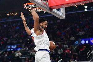 面包：我也得去适应唐斯 做出调整让他更好地融入打得更舒服