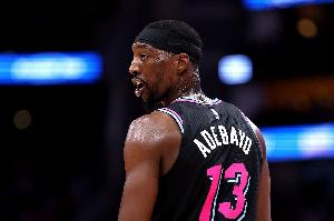 名帅维护阿德巴约：拜托 一个人在野球场去试试拿83分看看有多难