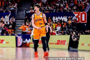 正负值+23最高！王哲林20分钟3中2拿到6分3板 罚球4中2