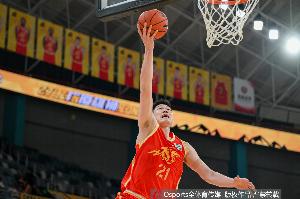 稳得很！胡金秋17中10拿下全队最高23分外加4板2助