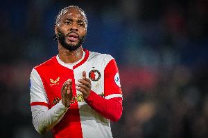 前费耶诺德主帅：费耶诺德应与斯特林解约，这种状态最好直接退役