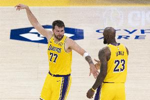 也就打一年半！东契奇湖人生涯第17场40+ 距离詹姆斯仅差1场