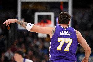 每分钟得0.99分！东契奇三月共出战560分钟 共砍下558分！