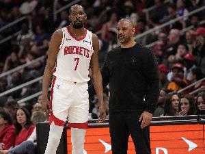 乌度卡谈KD助攻上双：他打出了全面的比赛 做出了正确的阅读