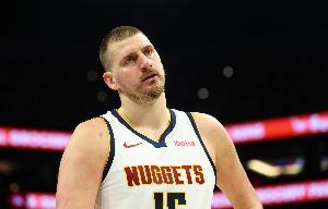 以80+%真实命中率砍30+三双场次：约基奇10次 张伯伦4次 卢卡2次