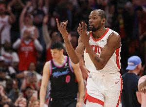 杜兰特谈助攻上双：我们整晚都在创造绝佳的投篮机会 并且投进了