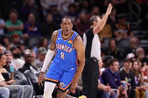 状态回暖！杰伦威16中8轻松拿下18分6板8助1断全面数据