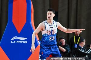 高效终结！阿不都沙拉木半场5中4拿到10分6板3助 罚球2中2