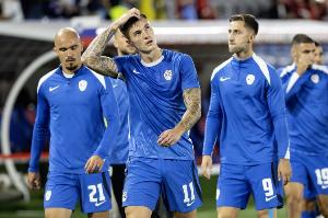 斯洛文尼亚主帅：对曼联不会区别对待，该征召舍什科就会征召