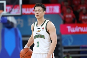 惨不忍睹！赵继伟近2场合计21投仅2中 命中率只有9.5%