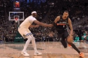 恐怖！文班亚马持球单打 体前变向晃开特纳直杀内线起飞单臂暴扣