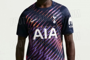 热刺新赛季客场球衣谍照：藏青色底色，搭配粉、紫、橙锯齿花纹