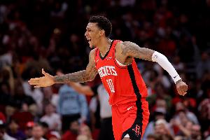 高炮台！小贾巴里·史密斯半场10中5拿到13分2帽 三分6中3