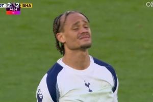 今日趣图：加纳乔离开快1年，第1次得到全体曼联球迷的认可和赞扬