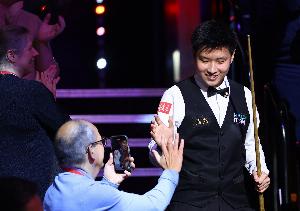 赵心童：作为卫冕冠军参赛确实很难，被介绍出场时我感到自豪