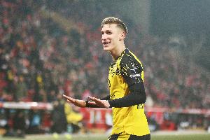 哈曼：施洛特贝克续约的唯一原因是现在没人买，他可能很快就走了