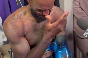 老詹谈手肘受伤：现在还很痛，感觉是撞到麻筋，接下来再观察下