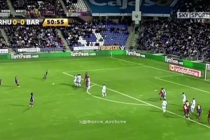 梦三巅峰！哈维阿尔维斯联手做局，梅西这记任意球配合我能看百遍