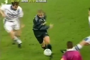 他一拿球就全场沸腾！名场面：国米大罗暴力过掉对手，爆射破门！