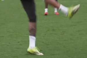 凯塞多放你走只是因为你是他的队友，而佩德罗还对着人家庆祝