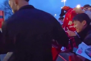 上阵父子兵！小库尼亚：“没事的，我签的也是库尼亚”