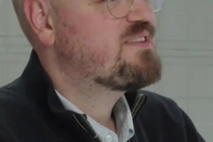 留个悬念？迪班萨：妈妈想让我拿到大学学位，我可能不会离开大学