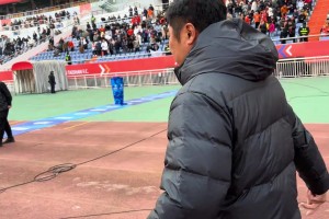 欢迎大羽回家！赛前韩鹏与李金羽拥抱寒暄