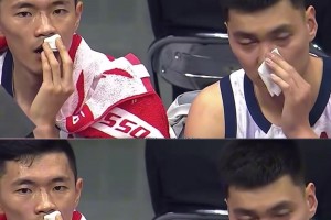 镜头一拉就重现了CBA名场面 陈林坚陈培东变难兄难弟