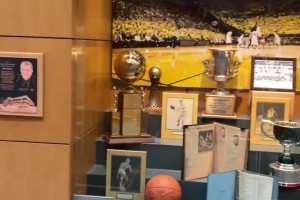 会成为队友吗？张博源访问林葳所在的俄勒冈大学，并拍摄定妆照