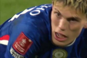 拼尽全力！足总杯赛后，大家都为雷克瑟姆送上了掌声！