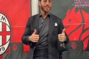 拉莫斯现身圣西罗球场，为老队友莫德里奇以及AC米兰助阵