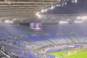 对洛蒂托管理不满！拉齐奥主场抗议升级：仅售2000票创最低