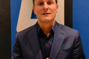 内拉集合！好多熟悉的面孔！蓝黑名宿集体祝福国米118岁生日快乐