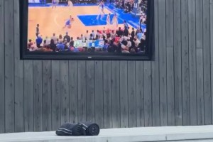 老炮看雷霆！保罗社媒晒：泳池+比赛，有人现在在看吗？