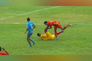 门将整活天花板：一个跟头送出点球，对手都没想到失点！