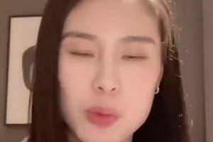 气质真好！王思雨此前直播：为啥你们都说我像王祖贤？