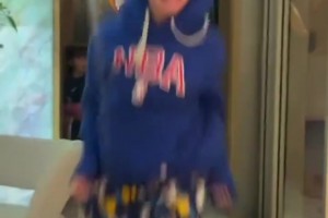 维尼修斯女友看到男友进球后语无伦次：进球了！卧槽！卧槽！