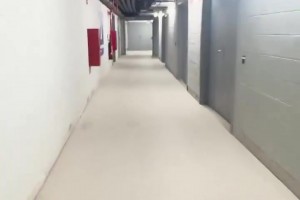 太夸张！纽卡管理人员展示了球队更衣室距离诺坎普球场的距离