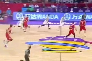 超级天才横扫欧洲！年轻的东契奇球风太有观赏性了！