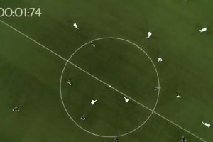 致命失误！欧冠名场面：萨利抢断助攻马凯，拜仁10秒闪击皇马！