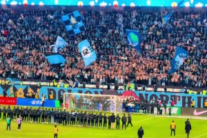 击败海港！看看赛后梭鱼湾球场的火爆氛围