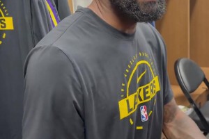 火箭成了软柿子？大史：有申点申，无申点谢包夹KD，放空阿门！